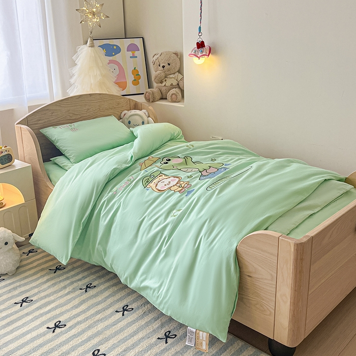 91家纺网 家纺一手货源 找家纺 乐沐家纺 2025新款全棉纯棉高端贴布刺绣幼儿园套件儿童三件套被子被芯婴童宝宝六件套七件套 快乐生活