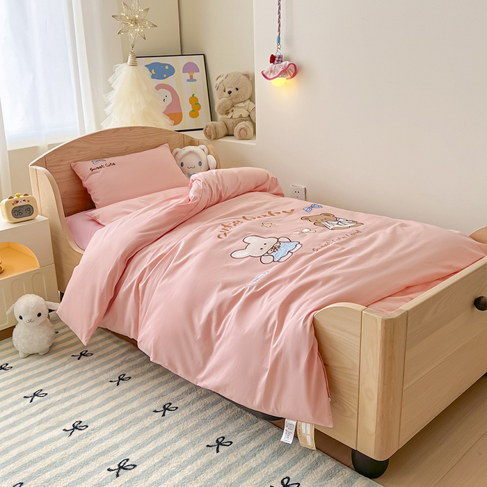 91家纺网 家纺一手货源 找家纺 乐沐家纺 2025新款全棉纯棉高端贴布刺绣幼儿园套件儿童三件套被子被芯婴童宝宝六件套七件套 可爱小熊