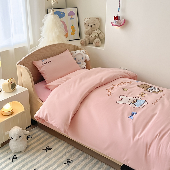 91家纺网 家纺一手货源 找家纺 乐沐家纺 2025新款全棉纯棉高端贴布刺绣幼儿园套件儿童三件套被子被芯婴童宝宝六件套七件套 可爱小熊