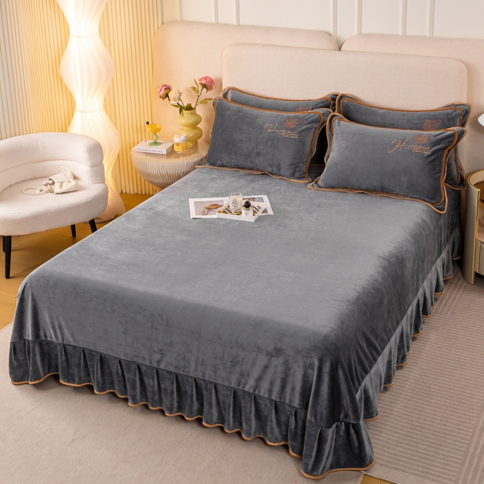 91家纺网 家纺一手货源 找家纺 博兰蒂2022高克重牛奶绒素色绣花床裙四件套直播爆款-水仙高级灰