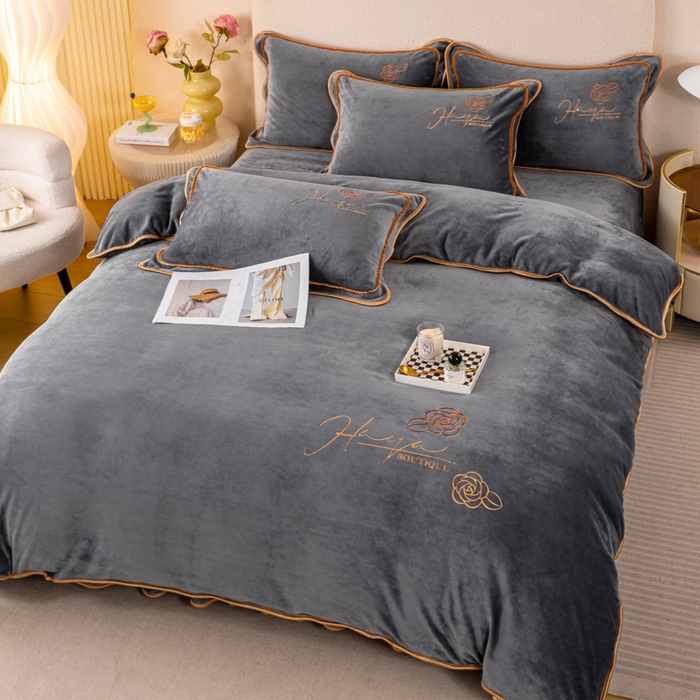 91家纺网 家纺一手货源 找家纺 博兰蒂2022高克重牛奶绒素色绣花床裙四件套直播爆款-水仙高级灰