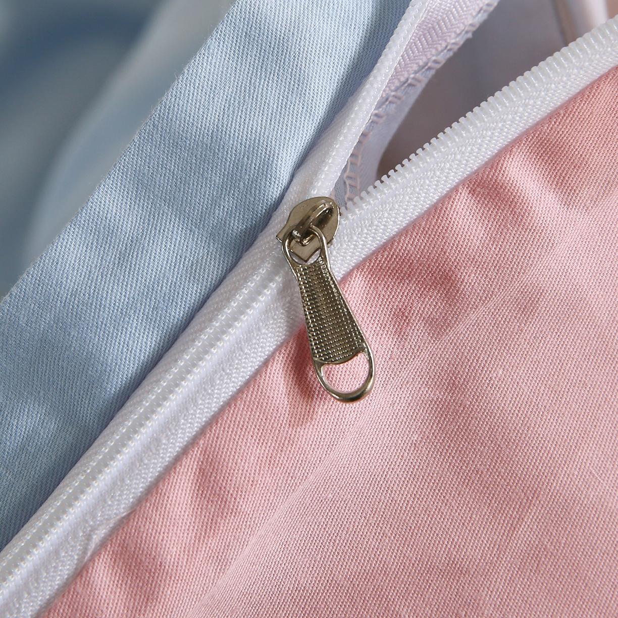 91家纺网 家纺一手货源 找家纺 金鑫汇家纺 2026新款全棉纯棉纯色拼色四件套系列单被套 被套单件 圣黛