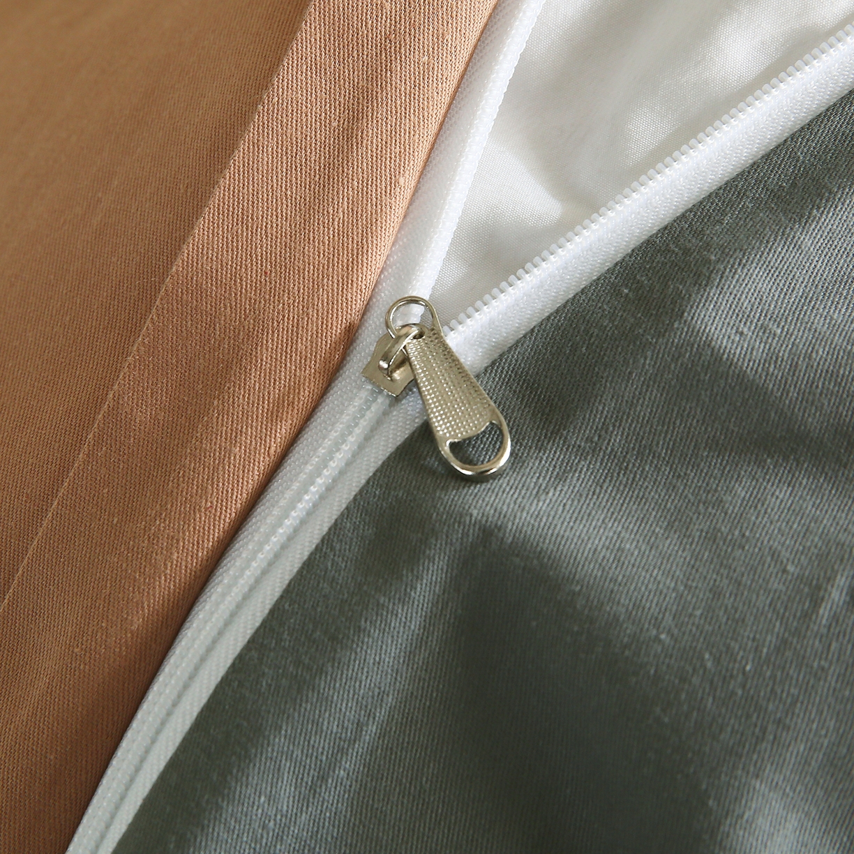 91家纺网 家纺一手货源 找家纺 金鑫汇家纺 2026新款全棉纯棉纯色拼色四件套系列单被套 被套单件 云梦