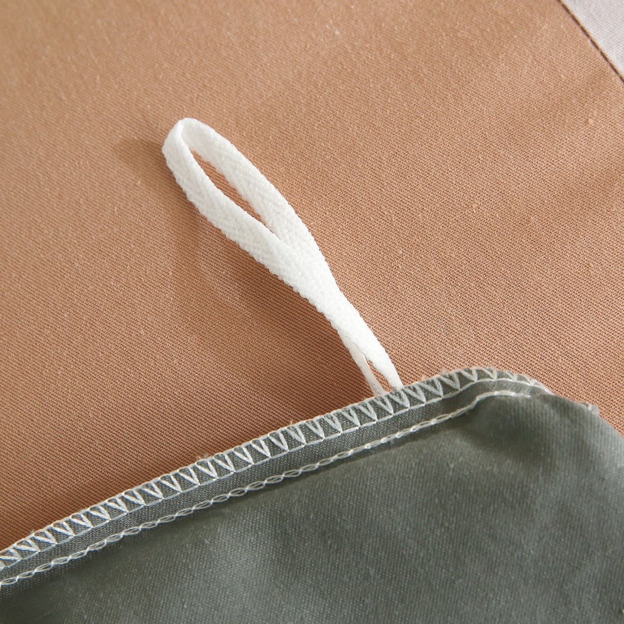 91家纺网 家纺一手货源 找家纺 金鑫汇家纺 2026新款全棉纯棉纯色拼色四件套系列单被套 被套单件 云梦