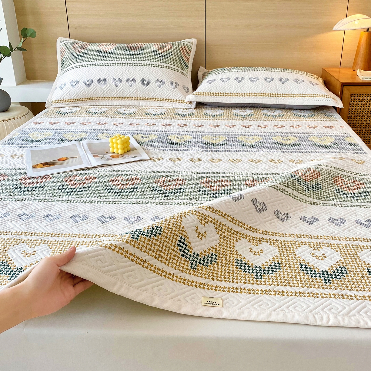 91家纺网 家纺一手货源 找家纺 金鑫汇家纺 2025年新款A类多功能全棉老粗布软凉席床盖护垫席子可机洗 同心千鸟格