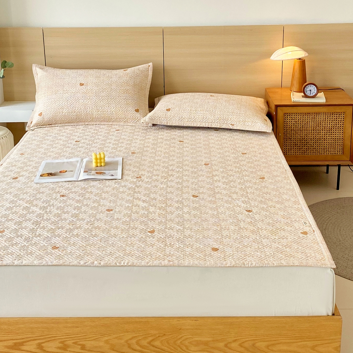 91家纺网 家纺一手货源 找家纺 金鑫汇家纺 2025年新款A类多功能全棉老粗布软凉席床盖护垫席子可机洗 心之恋