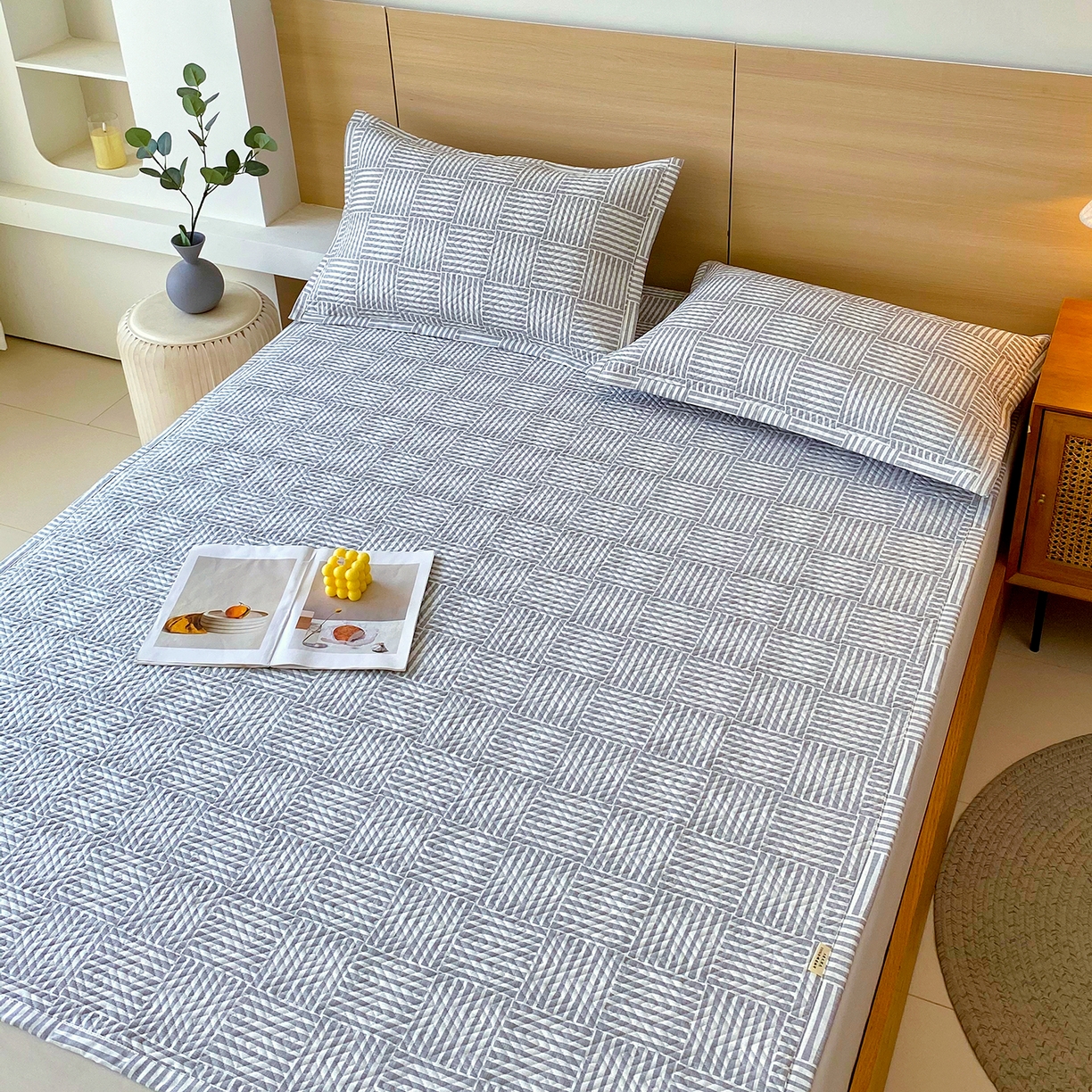 91家纺网 家纺一手货源 找家纺 金鑫汇家纺 2025年新款A类多功能全棉老粗布软凉席床盖护垫席子可机洗 休闲时光