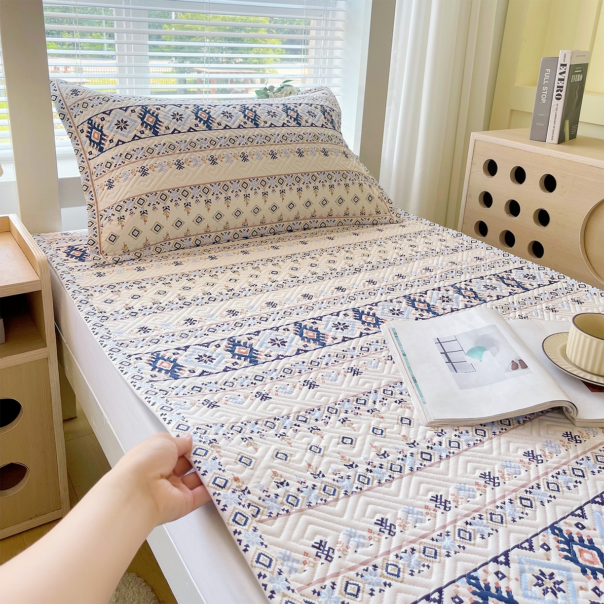 91家纺网 家纺一手货源 找家纺 金鑫汇家纺 2025年新款A类多功能全棉老粗布软凉席床盖护垫席子可机洗 波西米亚