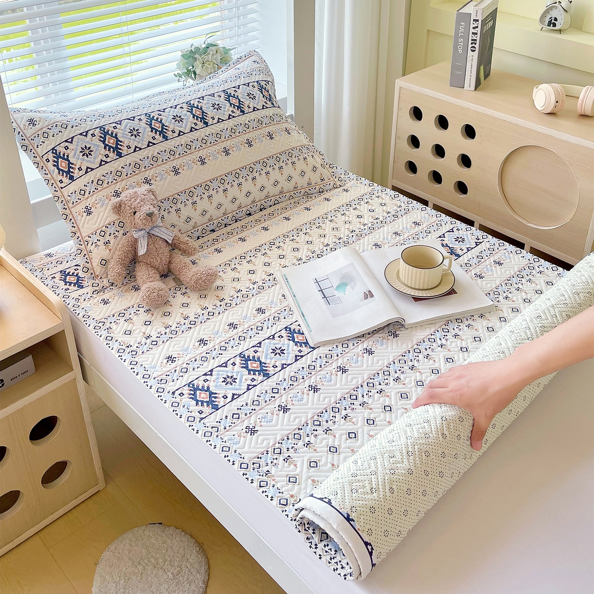 91家纺网 家纺一手货源 找家纺 金鑫汇家纺 2025年新款A类多功能全棉老粗布软凉席床盖护垫席子可机洗 波西米亚