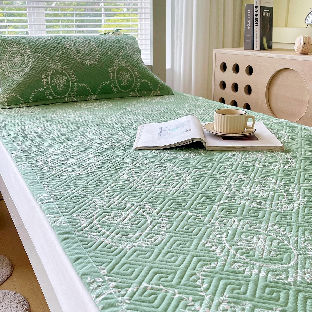 91家纺网 家纺一手货源 找家纺 金鑫汇家纺 2025年新款A类多功能全棉老粗布软凉席床盖护垫席子可机洗 芳华