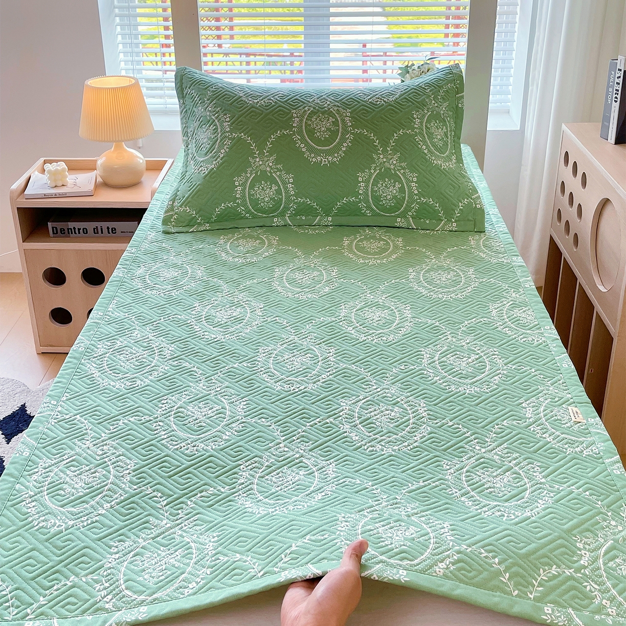 91家纺网 家纺一手货源 找家纺 金鑫汇家纺 2025年新款A类多功能全棉老粗布软凉席床盖护垫席子可机洗 芳华