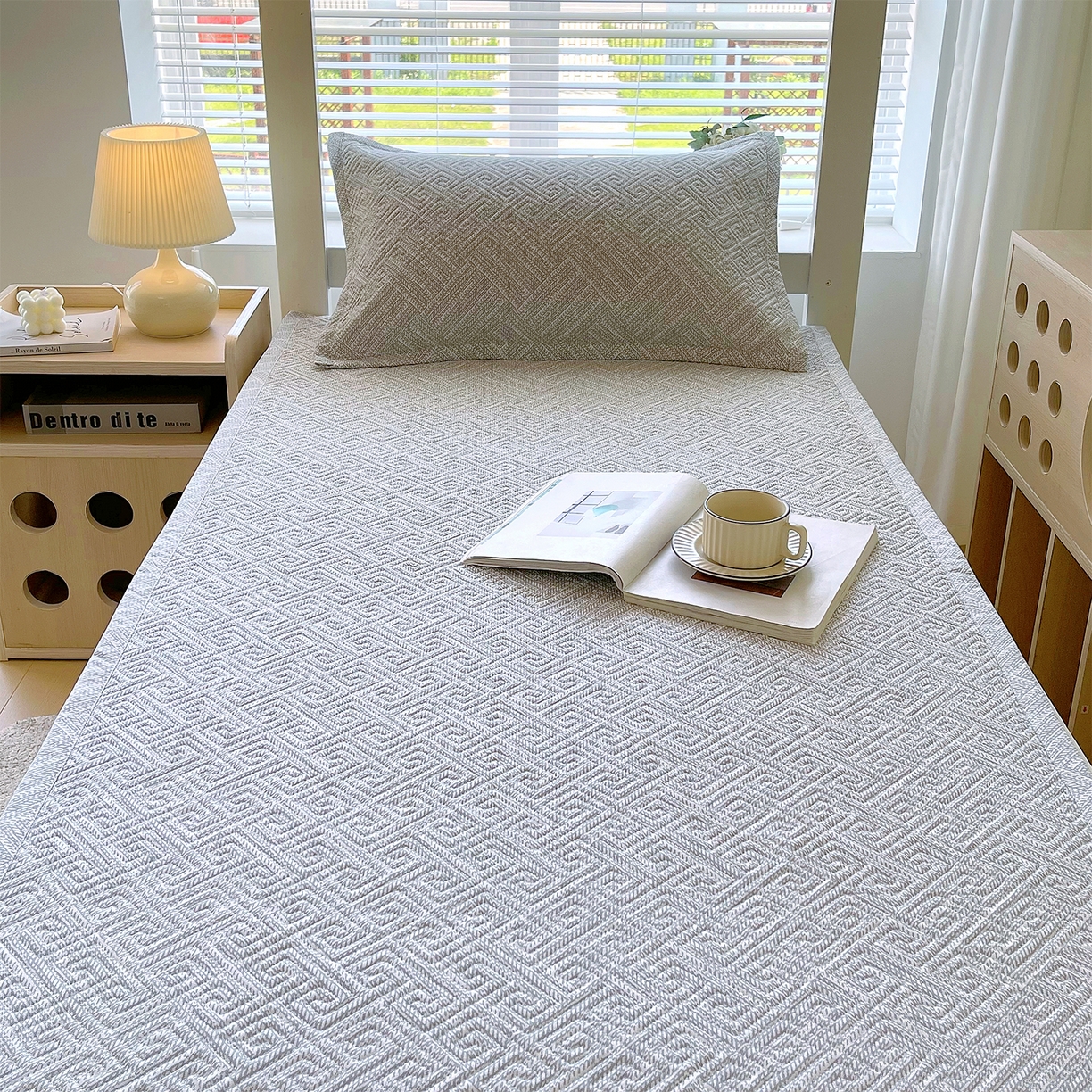 91家纺网 家纺一手货源 找家纺 金鑫汇家纺 2025年新款A类多功能全棉老粗布软凉席床盖护垫席子可机洗 流光灰