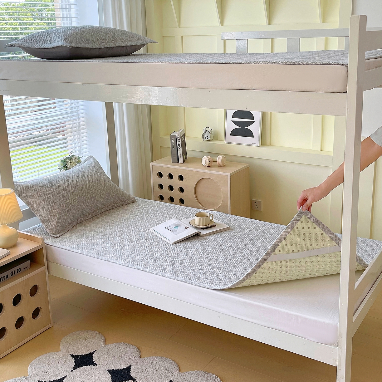 91家纺网 家纺一手货源 找家纺 金鑫汇家纺 2025年新款A类多功能全棉老粗布软凉席床盖护垫席子可机洗 流光灰