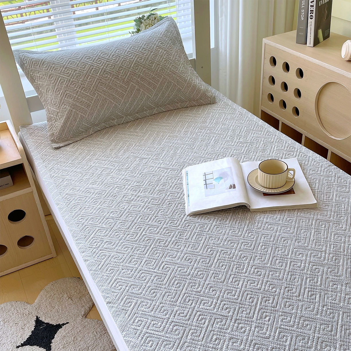 91家纺网 家纺一手货源 找家纺 金鑫汇家纺 2025年新款A类多功能全棉老粗布软凉席床盖护垫席子可机洗 流光灰