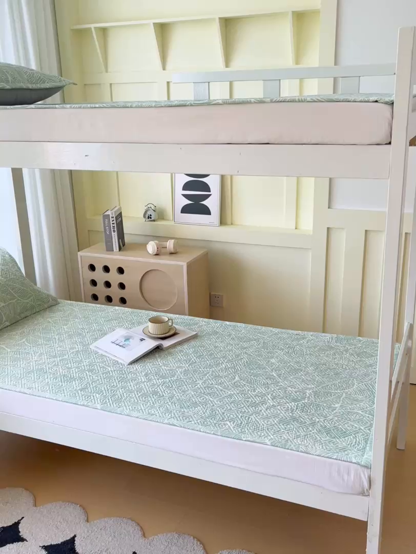 91家纺网 家纺一手货源 找家纺 金鑫汇家纺 2025年新款A类多功能全棉老粗布软凉席床盖护垫席子可机洗 绿色心情