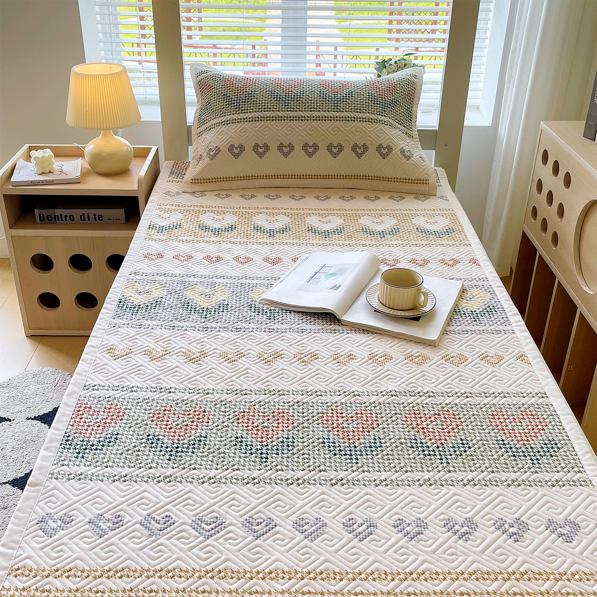 91家纺网 家纺一手货源 找家纺 金鑫汇家纺 2025年新款A类多功能全棉老粗布软凉席床盖护垫席子可机洗 同心千鸟格