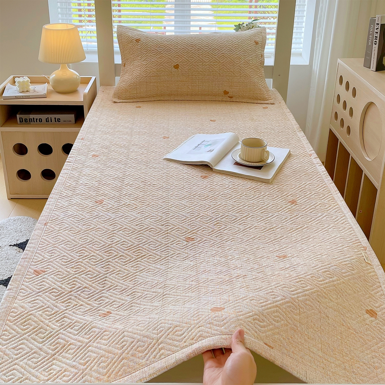 91家纺网 家纺一手货源 找家纺 金鑫汇家纺 2025年新款A类多功能全棉老粗布软凉席床盖护垫席子可机洗 心之恋