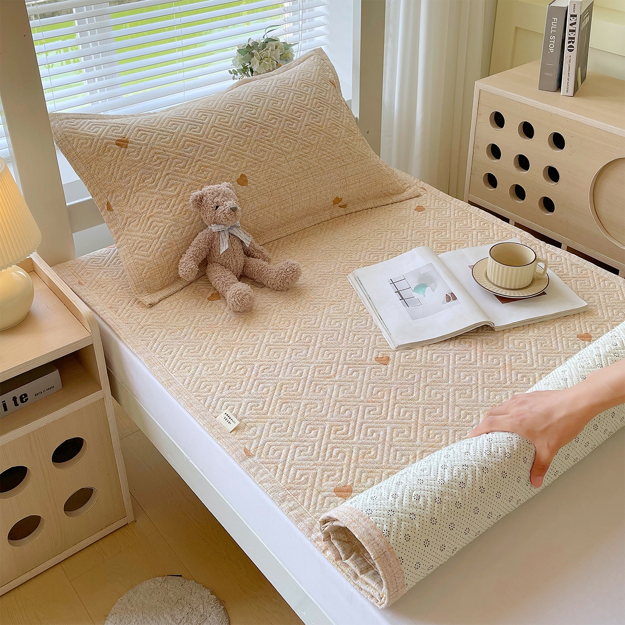 91家纺网 家纺一手货源 找家纺 金鑫汇家纺 2025年新款A类多功能全棉老粗布软凉席床盖护垫席子可机洗 心之恋