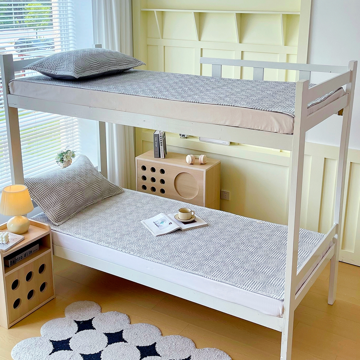 91家纺网 家纺一手货源 找家纺 金鑫汇家纺 2025年新款A类多功能全棉老粗布软凉席床盖护垫席子可机洗 休闲时光