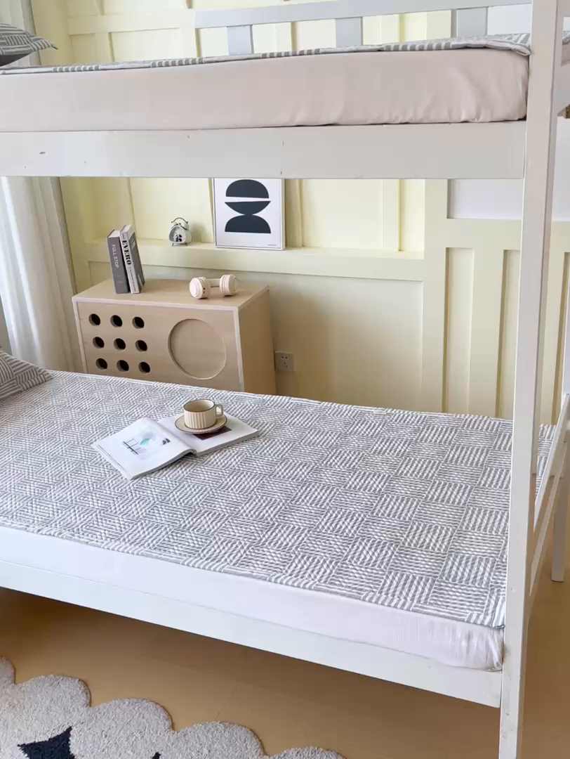 91家纺网 家纺一手货源 找家纺 金鑫汇家纺 2025年新款A类多功能全棉老粗布软凉席床盖护垫席子可机洗 休闲时光