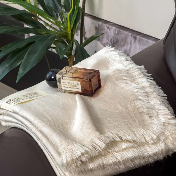 91家纺网 家纺一手货源 找家纺 米菲 2025新款A类亚麻提花多功能盖毯毯子毛毯 迷雾花园