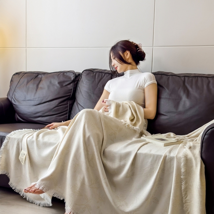 91家纺网 家纺一手货源 找家纺 米菲 2025新款A类亚麻提花多功能盖毯毯子毛毯 莉格西塔