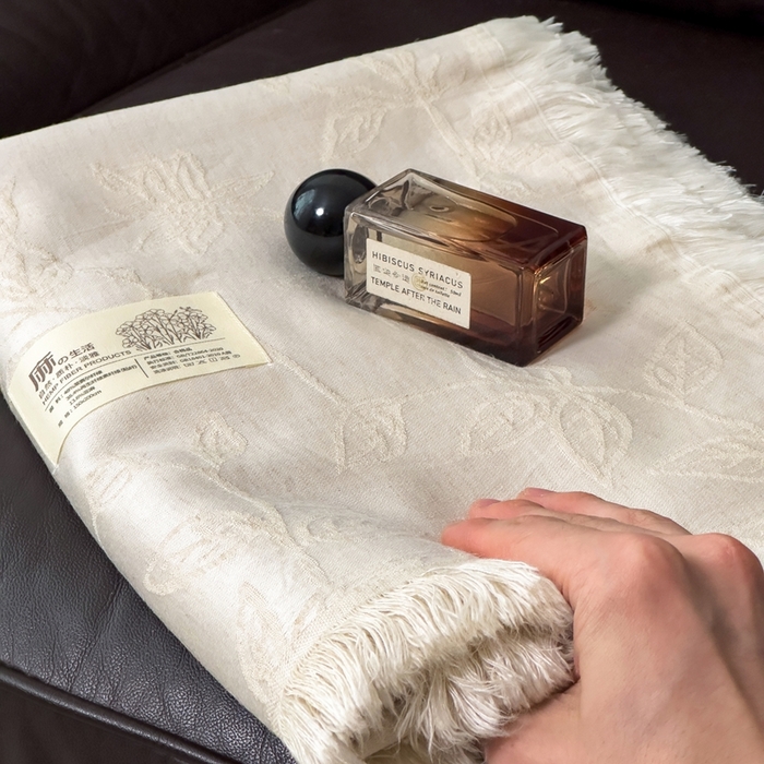 91家纺网 家纺一手货源 找家纺 米菲 2025新款A类亚麻提花多功能盖毯毯子毛毯 迷雾花园