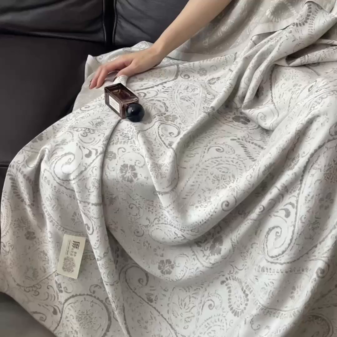 91家纺网 家纺一手货源 找家纺 米菲 2025新款A类亚麻提花多功能盖毯毯子毛毯 迷雾花园