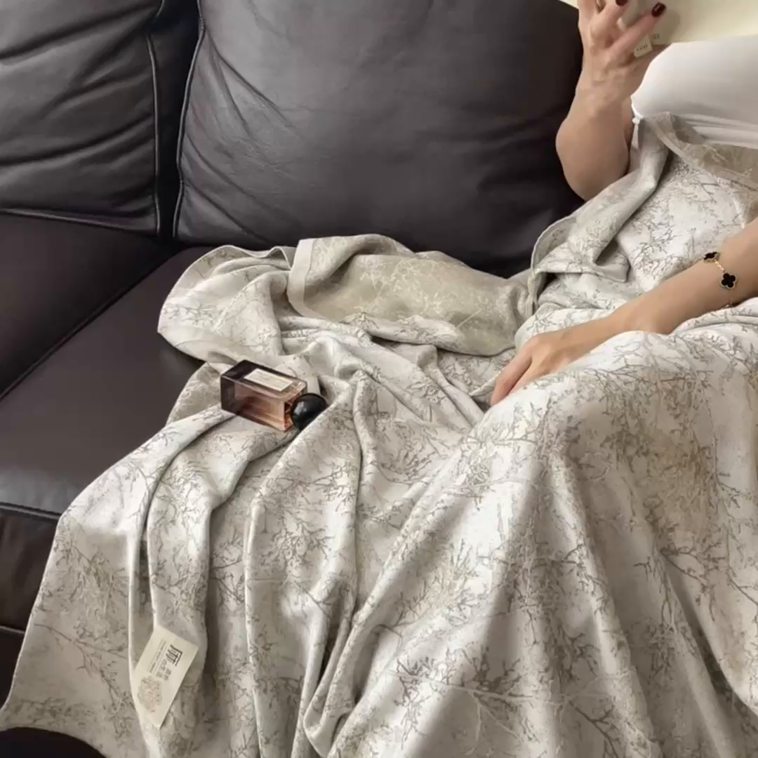 91家纺网 家纺一手货源 找家纺 米菲 2025新款A类亚麻提花多功能盖毯毯子毛毯 挪威森林