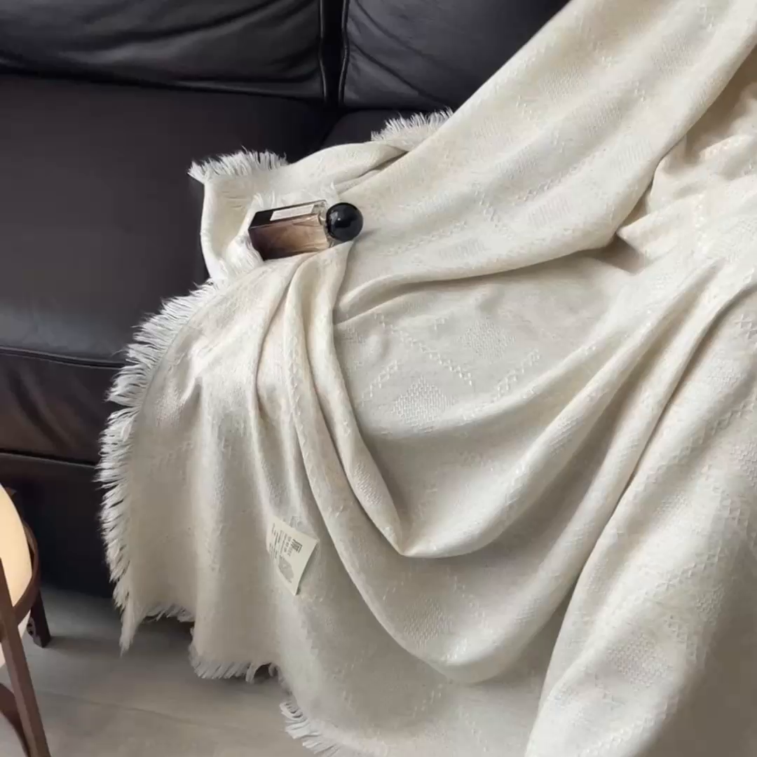 91家纺网 家纺一手货源 找家纺 米菲 2025新款A类亚麻提花多功能盖毯毯子毛毯 云若烟