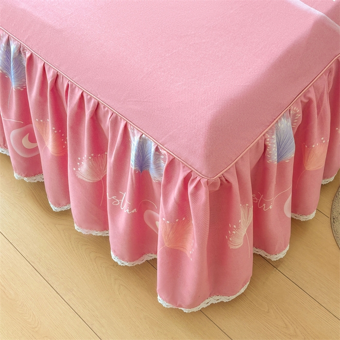 91家纺网 家纺一手货源 找家纺 缦彩 2025新款全棉纯棉磨毛印花床裙单品床裙单件单床裙花边床单三件套 花信光夕粉