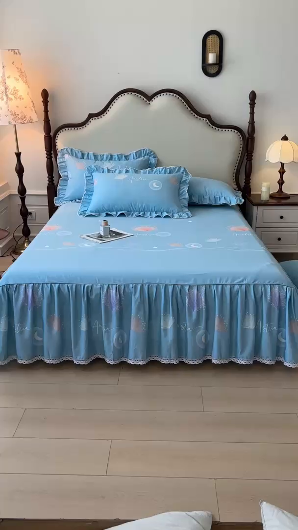 91家纺网 家纺一手货源 找家纺 缦彩 2025新款全棉纯棉磨毛印花床裙单品床裙单件单床裙花边床单三件套 花信光夕-蓝