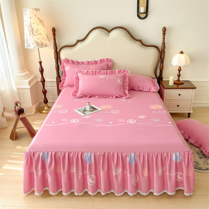 91家纺网 家纺一手货源 找家纺 缦彩 2025新款全棉纯棉磨毛公主风花边床裙四件套 花信光夕粉