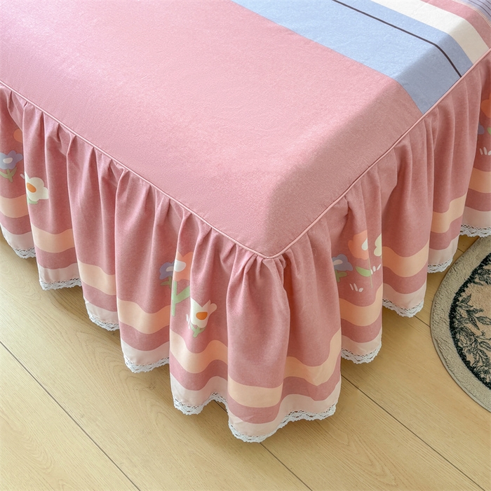 91家纺网 家纺一手货源 找家纺 缦彩 2025新款全棉纯棉磨毛公主风花边床裙四件套 浅忆雏菊-粉