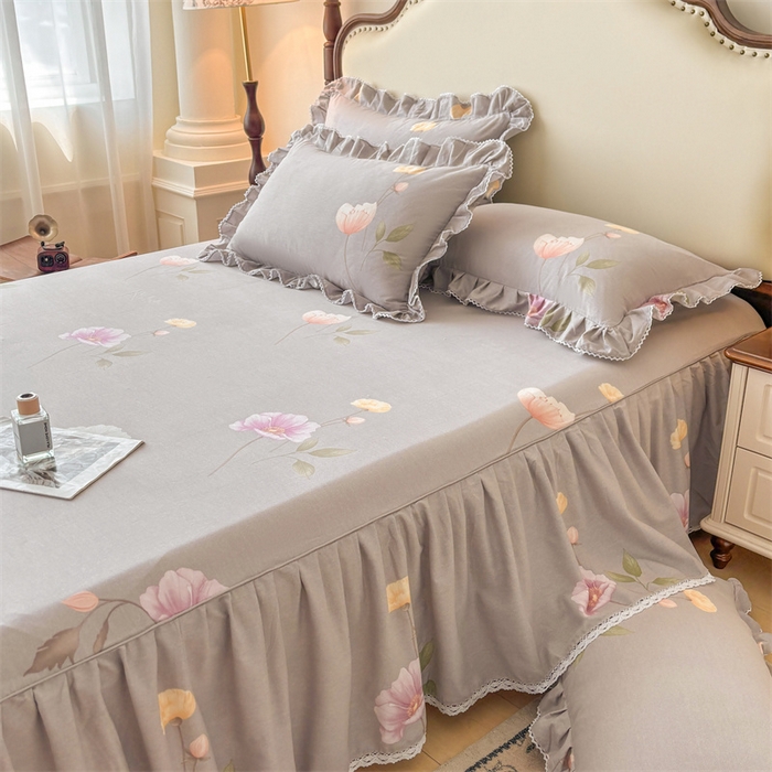 91家纺网 家纺一手货源 找家纺 缦彩 2025新款全棉纯棉磨毛公主风花边床裙四件套 花艺清梦灰