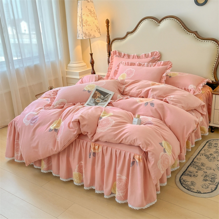 91家纺网 家纺一手货源 找家纺 缦彩 2025新款全棉纯棉磨毛公主风花边床裙四件套 落日繁华-粉