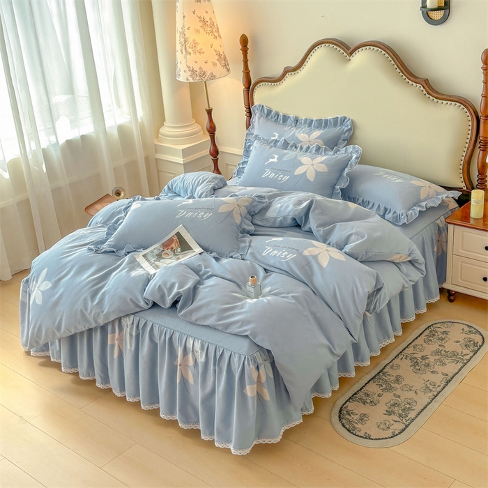 91家纺网 家纺一手货源 找家纺 缦彩 2025新款全棉纯棉磨毛公主风花边床裙四件套 幽诺花梦-蓝