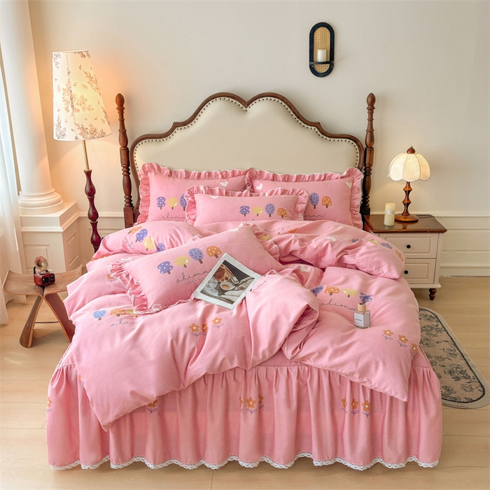 91家纺网 家纺一手货源 找家纺 缦彩 2025新款全棉纯棉磨毛公主风花边床裙四件套 珍妮粉