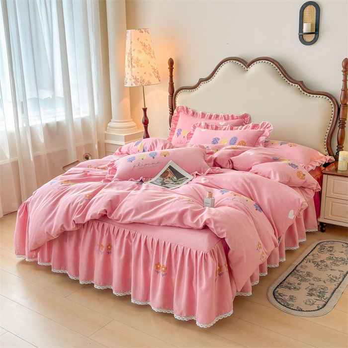 91家纺网 家纺一手货源 找家纺 缦彩 2025新款全棉纯棉磨毛公主风花边床裙四件套 珍妮粉