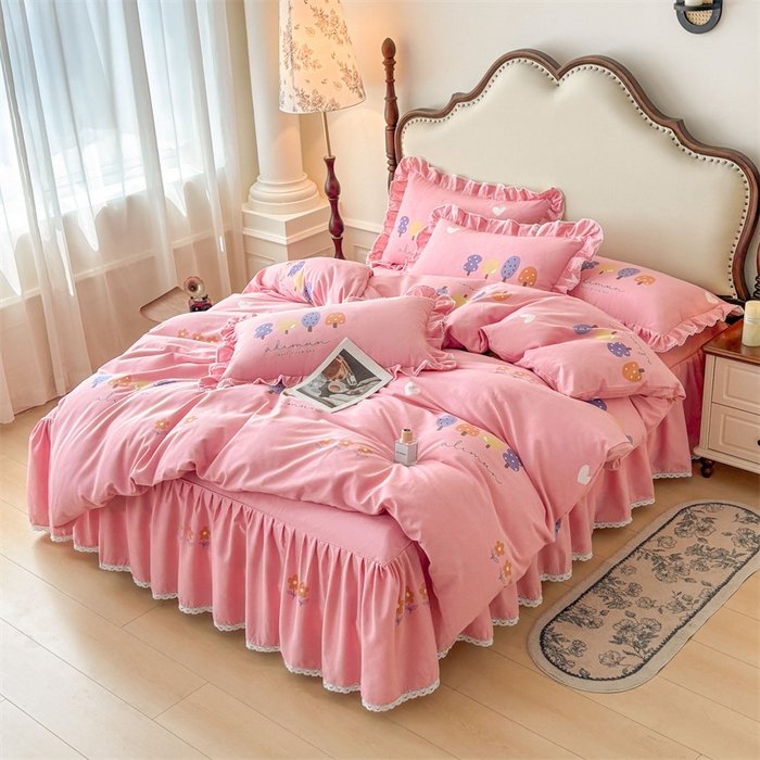 91家纺网 家纺一手货源 找家纺 缦彩 2025新款全棉纯棉磨毛公主风花边床裙四件套 珍妮粉