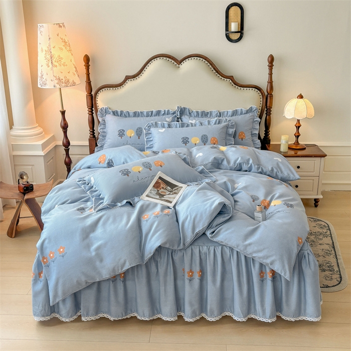 91家纺网 家纺一手货源 找家纺 缦彩 2025新款全棉纯棉磨毛公主风花边床裙四件套 珍妮蓝