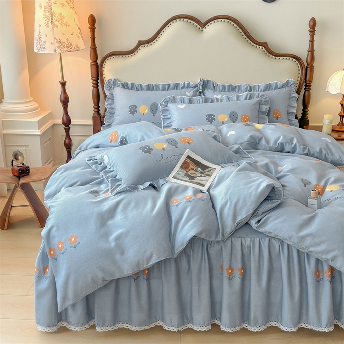 91家纺网 家纺一手货源 找家纺 缦彩 2025新款全棉纯棉磨毛公主风花边床裙四件套 珍妮蓝