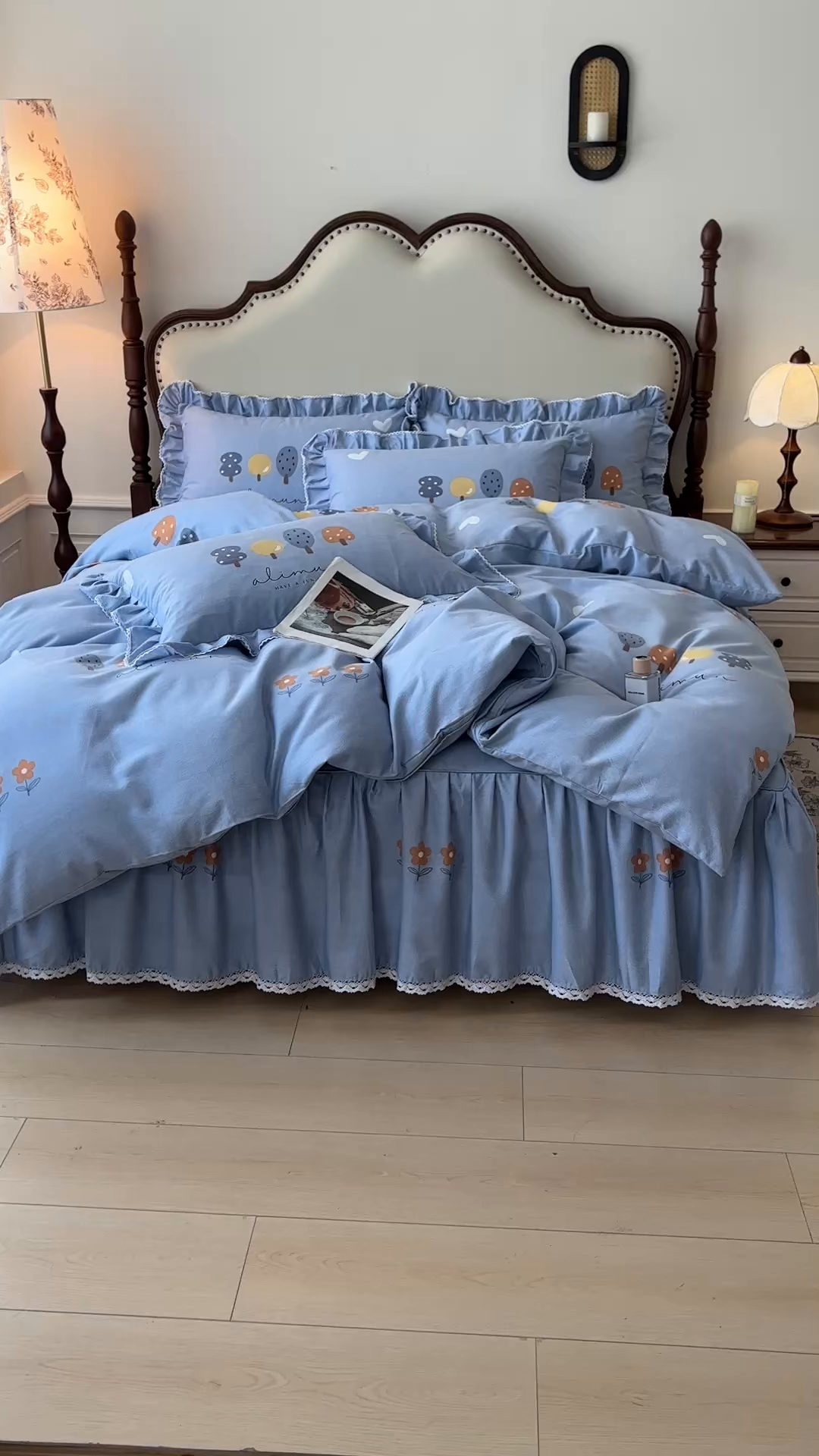 91家纺网 家纺一手货源 找家纺 缦彩 2025新款全棉纯棉磨毛公主风花边床裙四件套 珍妮蓝