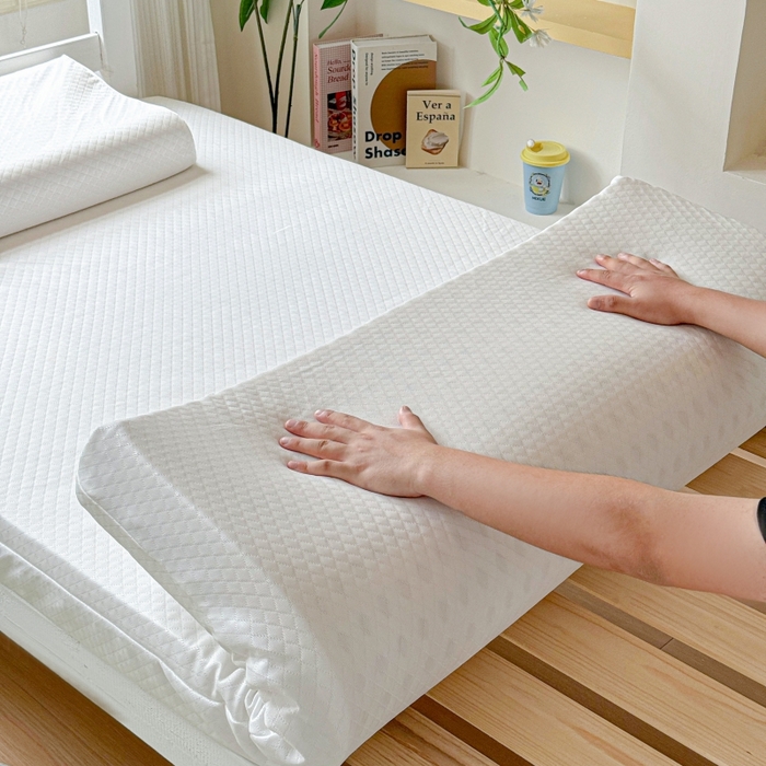 91家纺网 家纺一手货源 找家纺 美丽折家纺 2025新款泰国天然乳胶学生床垫 宿舍上下铺褥子可拆卸纯乳胶床垫 纯白菱形格