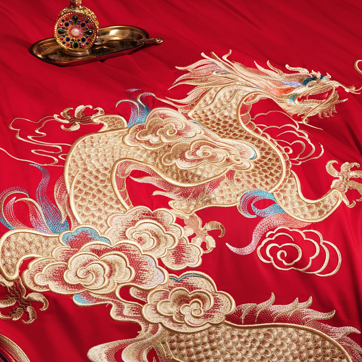 91家纺网 家纺一手货源 找家纺 柏拉图 2025新款100s长绒棉贡缎提花重工艺刺绣婚庆四件套多件套 天长地久