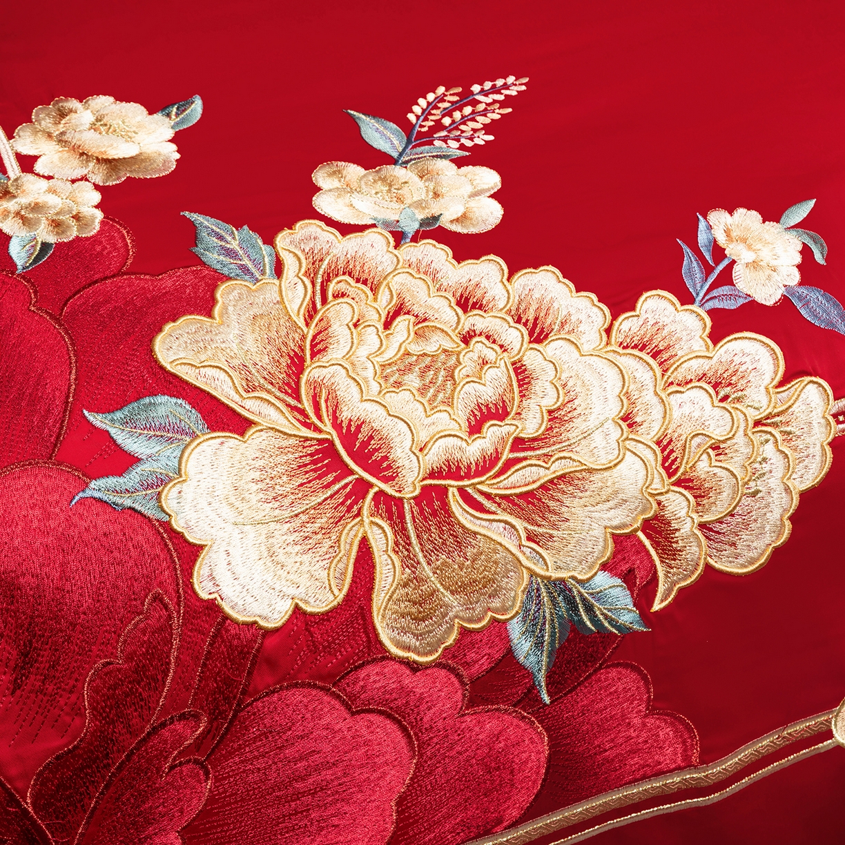 91家纺网 家纺一手货源 找家纺 柏拉图 2025新款100s长绒棉贡缎提花重工艺刺绣婚庆四件套多件套 百花贺喜