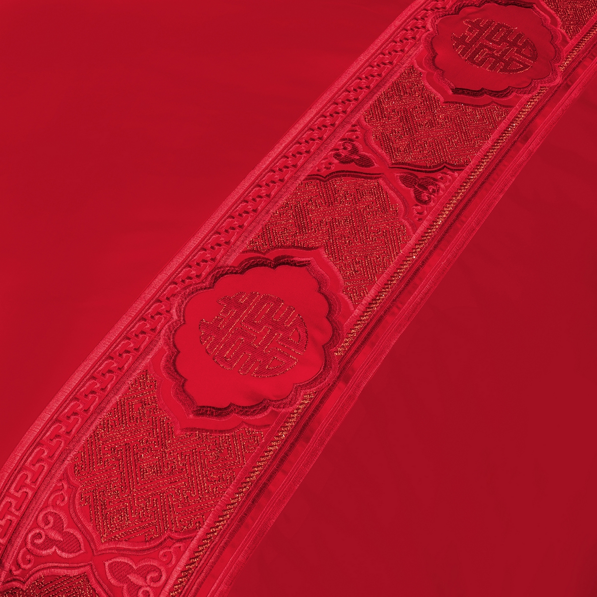 91家纺网 家纺一手货源 找家纺 柏拉图 2025新款100s长绒棉贡缎提花重工艺刺绣婚庆四件套多件套 香榭丽爱情-红