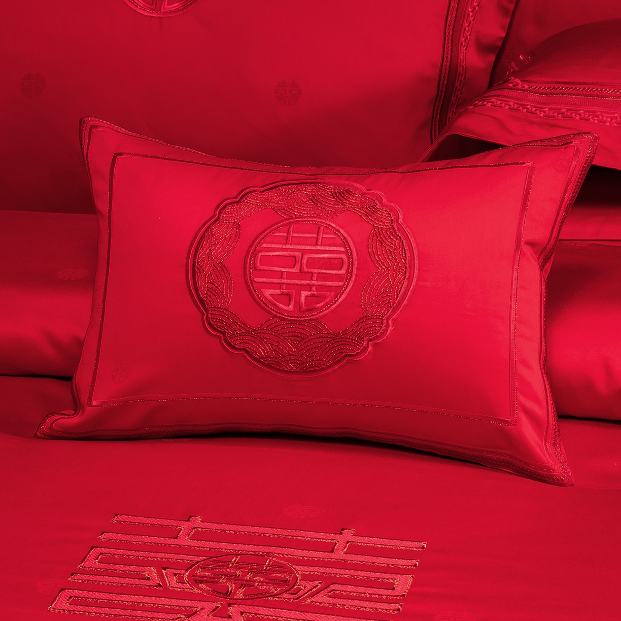 91家纺网 家纺一手货源 找家纺 柏拉图 2025新款100s长绒棉贡缎提花重工艺刺绣婚庆四件套多件套 香榭丽爱情-红