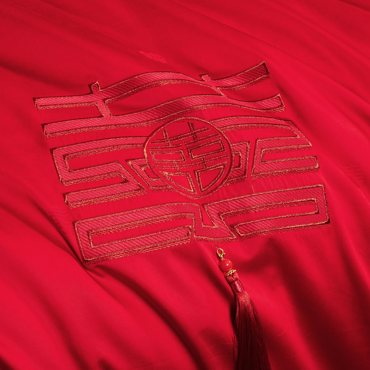 91家纺网 家纺一手货源 找家纺 柏拉图 2025新款100s长绒棉贡缎提花重工艺刺绣婚庆四件套多件套 香榭丽爱情-红