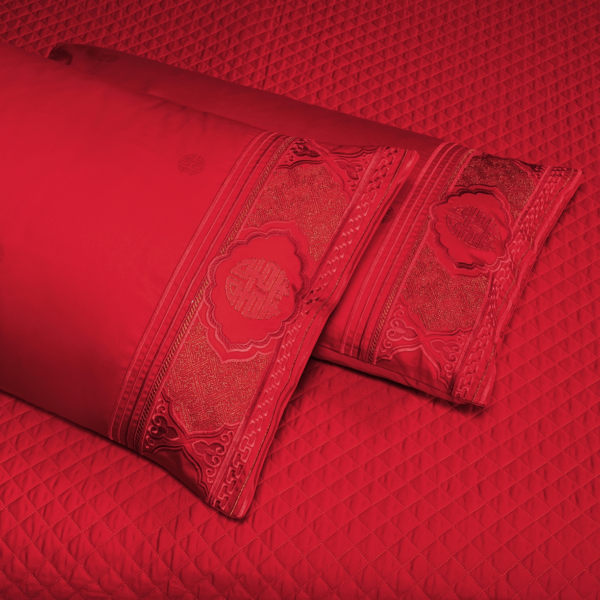 91家纺网 家纺一手货源 找家纺 柏拉图 2025新款100s长绒棉贡缎提花重工艺刺绣婚庆四件套多件套 香榭丽爱情-红